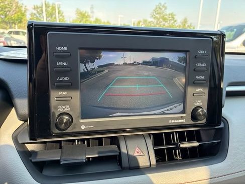 Used 2021 Toyota RAV4 XLE w/ Convenience Package AWD/4WD image 10