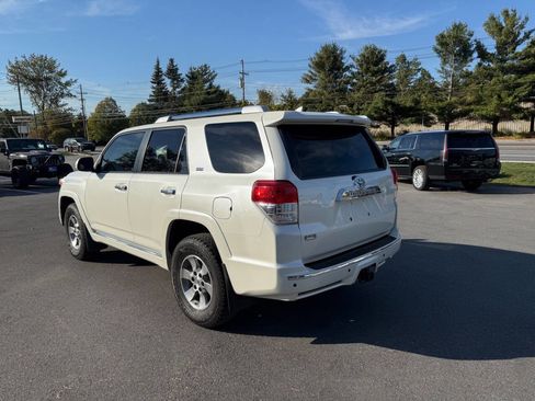 Used 2013 Toyota 4Runner SR5 image 9