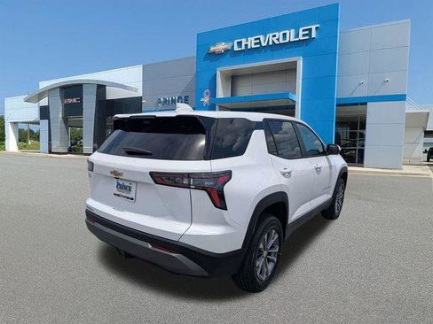 New 2026 Chevrolet Equinox LT w/ Convenience Package II FWD image 4