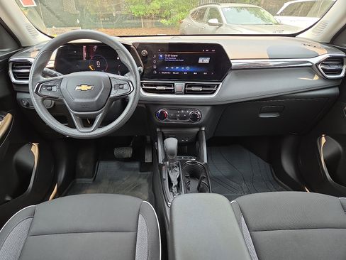 Used 2024 Chevrolet TrailBlazer LS w/ LS Convenience Package AWD/4WD image 23