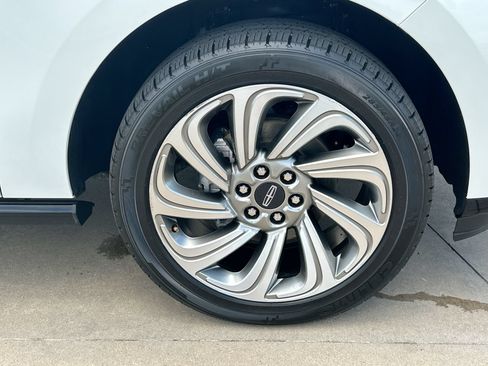 Used 2023 Lincoln Navigator Reserve AWD/4WD image 10
