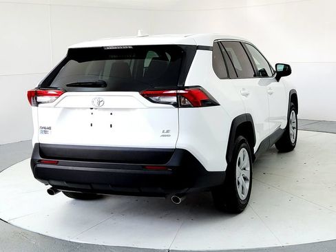 Used 2024 Toyota RAV4 LE AWD/4WD image 5