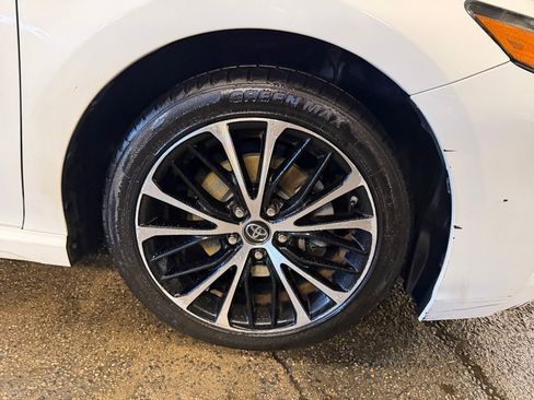 Used 2018 Toyota Camry SE image 28