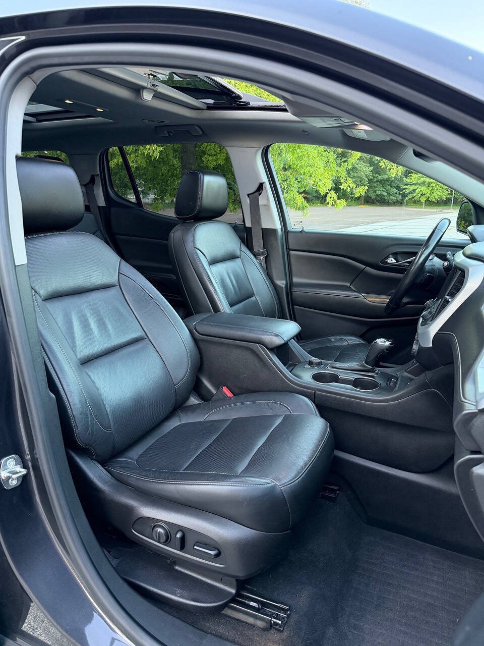 Used 2017 GMC Acadia SLT w/ LPO, Floor Liner Package AWD/4WD image 49
