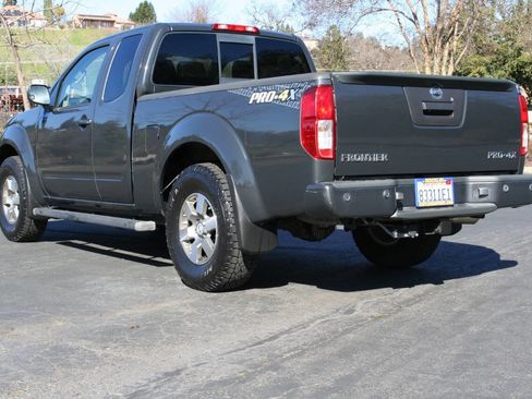 Used 2013 Nissan Frontier PRO-4X image 7