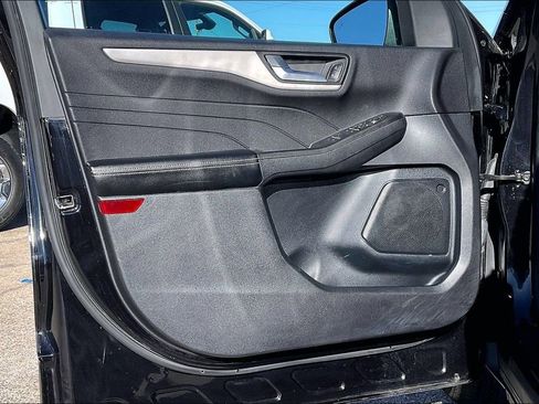 Used 2021 Ford Escape SE w/ Cold Weather Package image 17