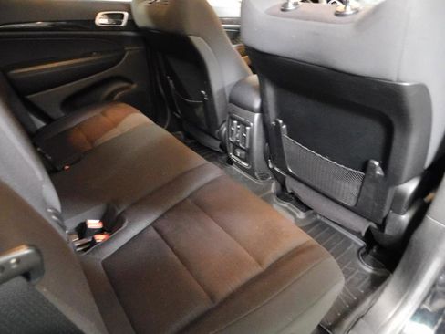 Used 2012 Jeep Grand Cherokee Laredo w/ Laredo E Group image 14