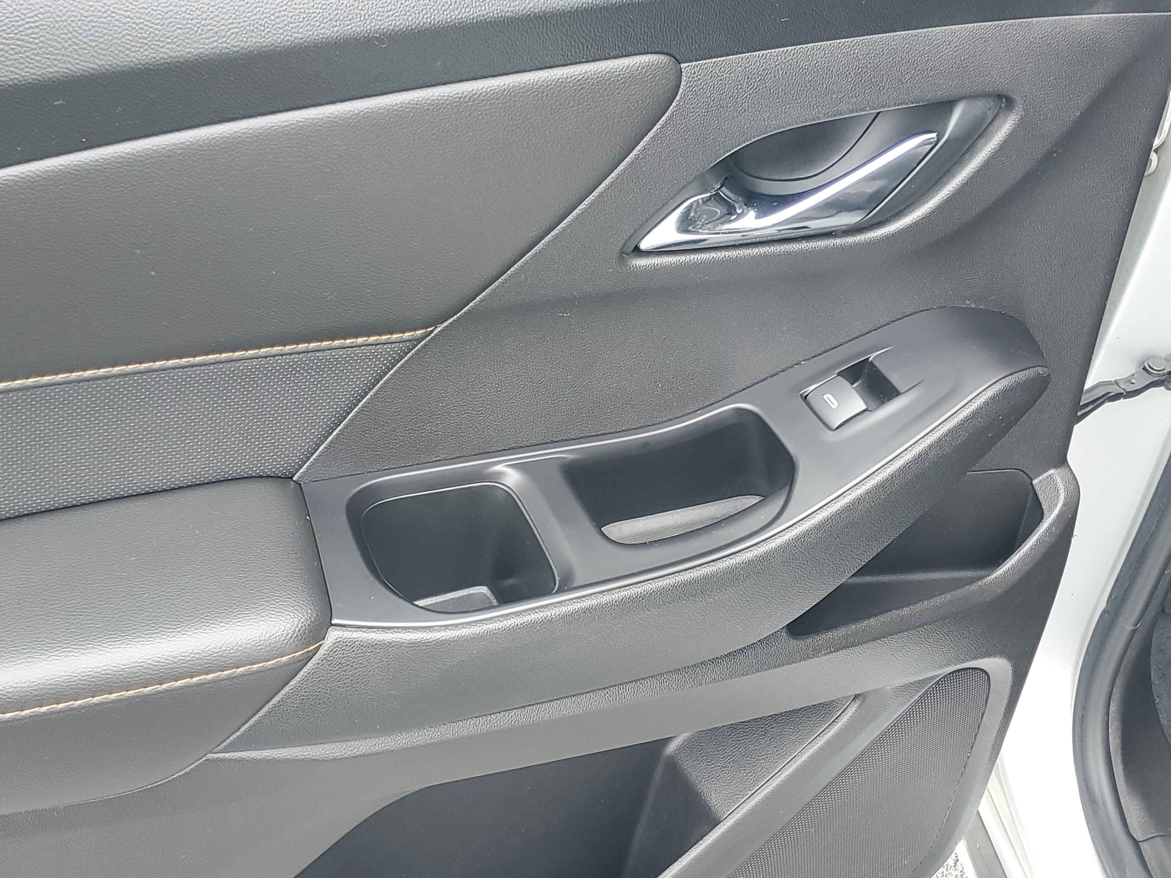 Used 2018 Chevrolet Traverse Premier w/ Driver Confidence II Package FWD image 14