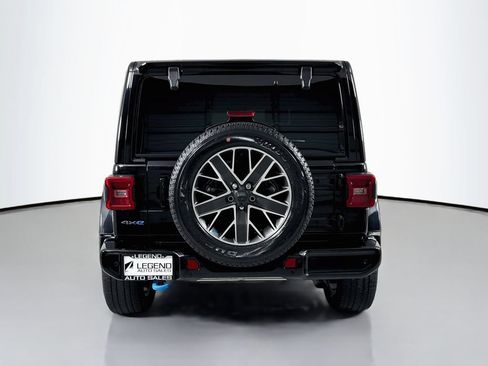 Used 2023 Jeep Wrangler Unlimited Sahara AWD/4WD image 6