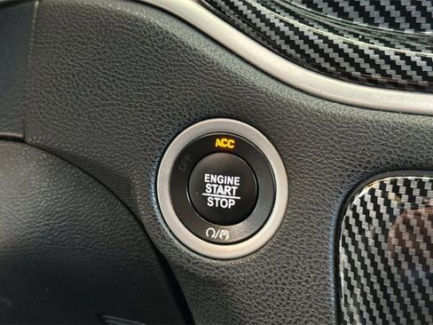 Used 2018 Dodge Charger R/T image 17