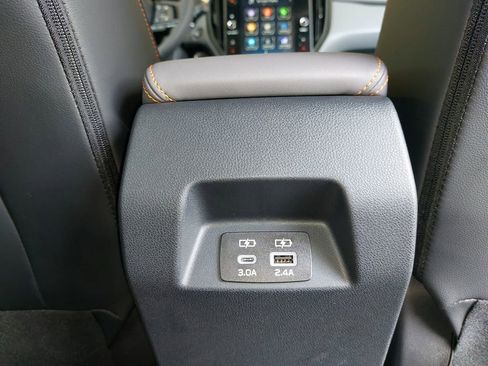 Used 2025 Subaru Crosstrek 2.5i Limited w/ Crosstrek Mirror Package image 13