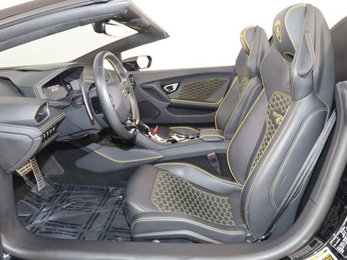 Used 2023 Lamborghini Huracan EVO image 13