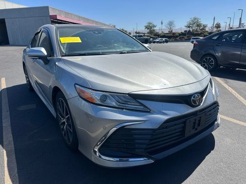 Used 2022 Toyota Camry XLE w/ Navigation Package FWD image 1