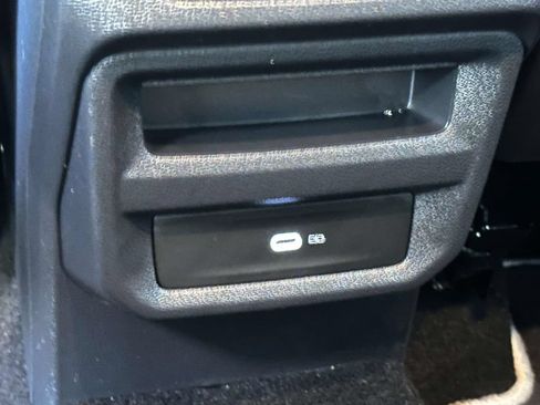 Used 2023 Volkswagen Taos SE w/ Black Wheel Package AWD/4WD image 15