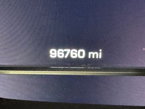 Used 2022 Chevrolet Suburban LT image 20