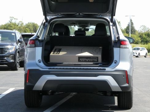 New 2025 Volkswagen Tiguan SE image 21