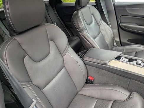 Used 2022 Volvo XC60 B6 Inscription w/ Advanced Package image 36