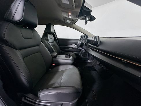 Used 2023 Nissan Ariya AWD image 31