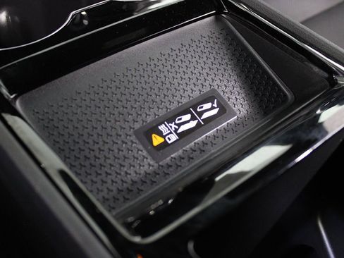 Used 2024 Chevrolet Blazer EV LT image 19