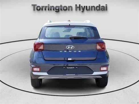 New 2025 Hyundai Venue Limited image 6