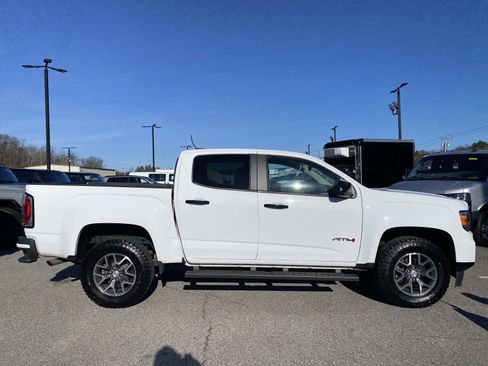 Used 2022 GMC Canyon AT4 w/ Trailering Package image 8