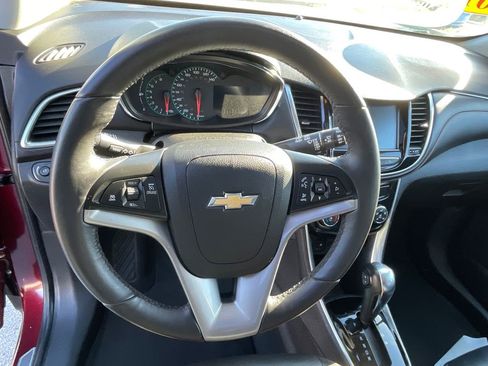 Used 2017 Chevrolet Trax Premier image 31