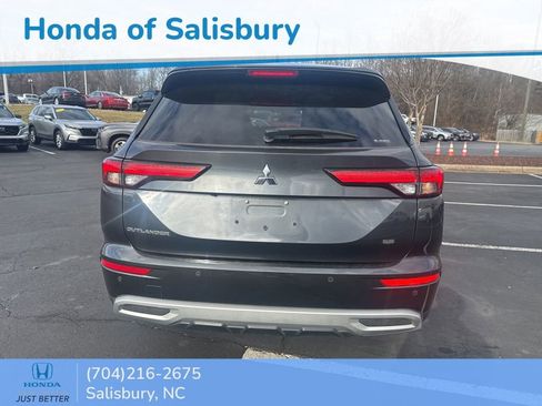 Used 2024 Mitsubishi Outlander SE image 5