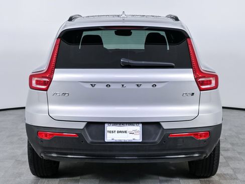 Certified 2025 Volvo XC40 B5 Plus image 30