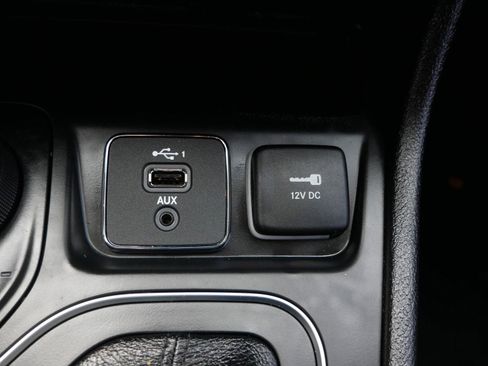 Used 2021 Jeep Cherokee Latitude Lux w/ Comfort/Convenience Group AWD/4WD image 20