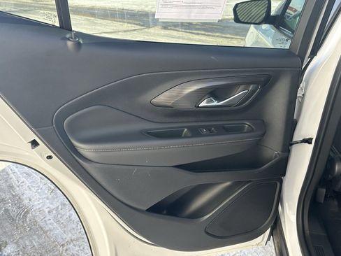 Used 2024 GMC Terrain SLE image 15