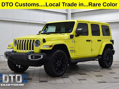 Used 2022 Jeep Wrangler Unlimited Sahara w/ Cold Weather Group AWD/4WD image 3