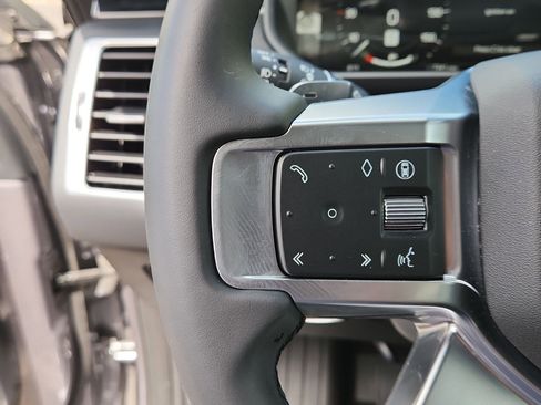 Certified 2025 Land Rover Discovery S image 16