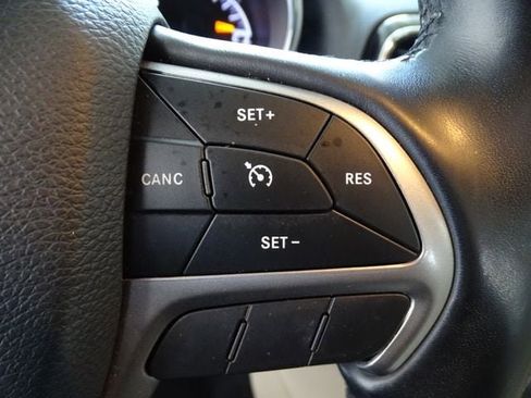 Used 2020 Jeep Grand Cherokee Limited w/ Trailer Tow Group IV AWD/4WD image 8