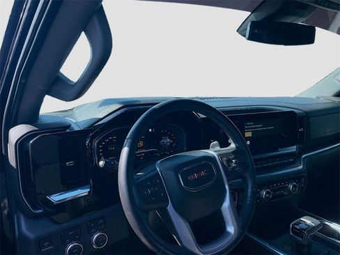 Used 2022 GMC Sierra 1500 SLT image 12