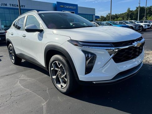New 2026 Chevrolet Trax LT w/ Driver Confidence Package FWD image 26