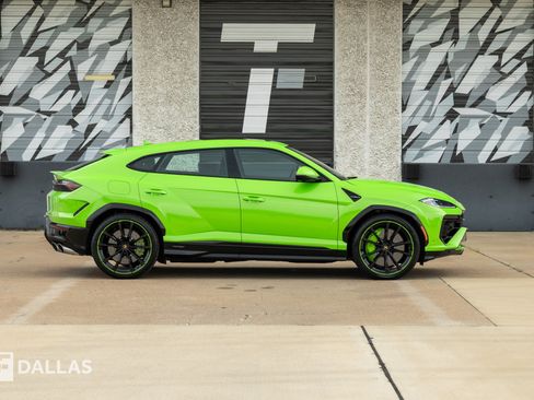 Used 2025 Lamborghini Urus Performante AWD/4WD image 17