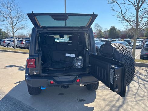Used 2024 Jeep Wrangler Unlimited Rubicon 4xe w/ Technology Group AWD/4WD image 8