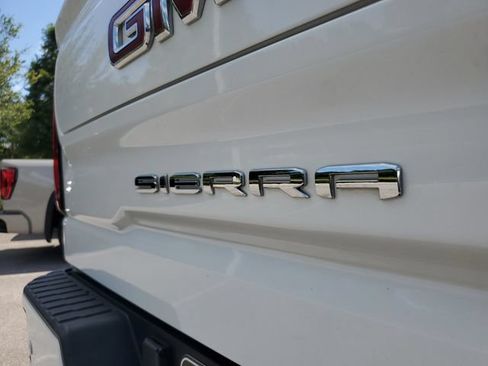 Used 2023 GMC Sierra 1500 AT4 w/ AT4 Premium Package AWD/4WD image 7