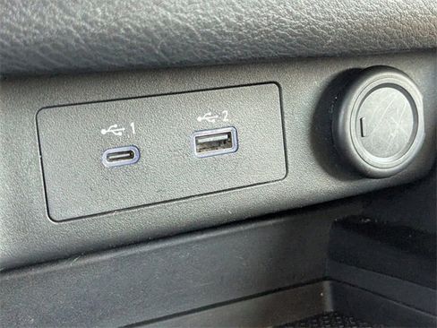 Used 2023 Nissan Rogue S image 23