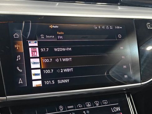 Used 2021 Audi A8 L 3.0T w/ Executive Plus Package image 43