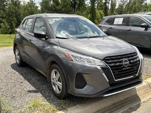 Used 2024 Nissan Kicks S FWD image 2