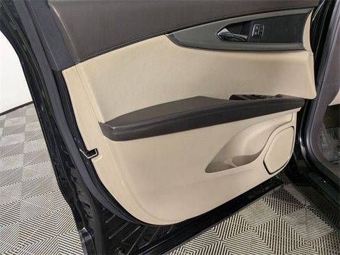 Used 2019 Lincoln Nautilus Select image 14