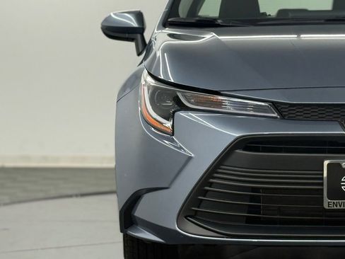 Used 2026 Toyota Corolla LE FWD image 5