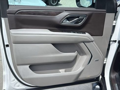 Used 2022 Chevrolet Suburban Z71 image 12