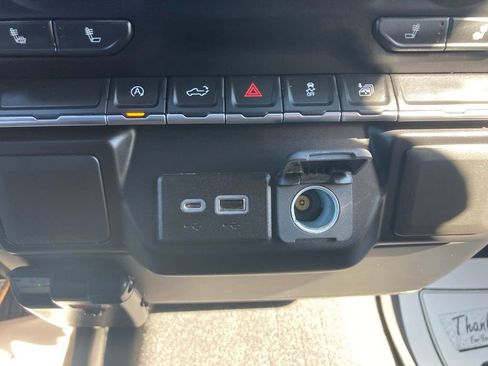 Used 2022 GMC Sierra 1500 SLE image 19