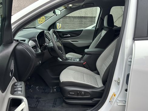 Used 2023 Chevrolet Equinox LS w/ LS Convenience Package image 12