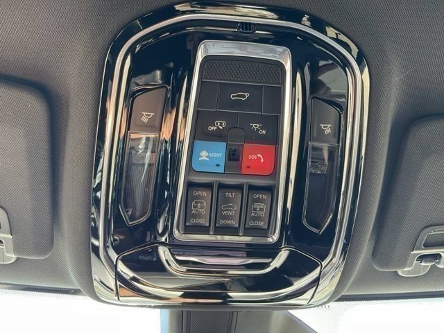 Used 2024 Jeep Grand Cherokee Summit w/ Adv Protech Group IV AWD/4WD image 51