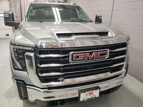 New 2026 GMC Sierra 2500 SLT image 6