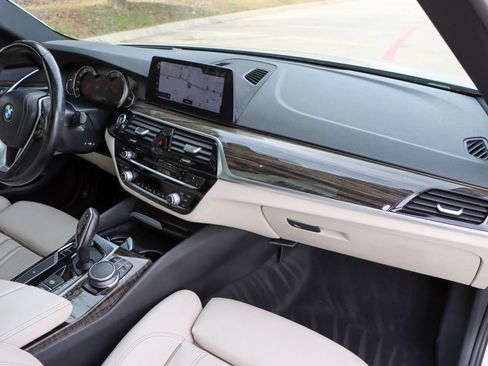 Used 2017 BMW 540i xDrive AWD/4WD image 23