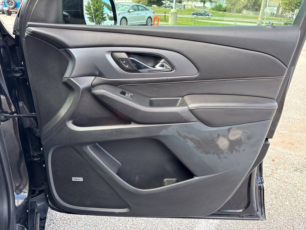 Used 2018 Chevrolet Traverse Premier w/ Redline Edition AWD/4WD image 25